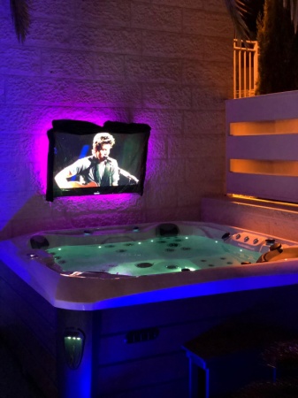 Гидромассажный спа-бассейн Sunrans SR806A Гидромассажный спа-бассейн Sunrans SR806A